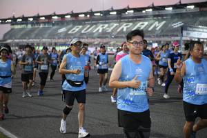 BIB: 530, 50954
                            <button type="button" onclick="openModal(10462311)" class="btn btn-primary btn-sm float-right btn-popup" data-toggle="modal" data-target=".modal-high-quality">
                        <i class="fas fa-shopping-cart"></i> Add to Cart
                    </button>
                                            <button type="button" onclick="isThisMe(10462311, true)" class="btn btn-success btn-sm float-right btn-popup btn-isme hidden" data-toggle="tooltip" data-placement="bottom" title="นี่คือรูปของคุณใช่ไหม คลิกที่นี่เพื่อเอาเข้าอัลบั้ม">
                        <i class="fas fa-plus"></i> Add to album
                    </button>
                    <button type="button" onclick="isThisMe(10462311, false)" class="btn btn-warning btn-sm float-right btn-popup btn-isnotme hidden">
                        <i class="fas fa-ban"></i> Remove from album
                    </button>